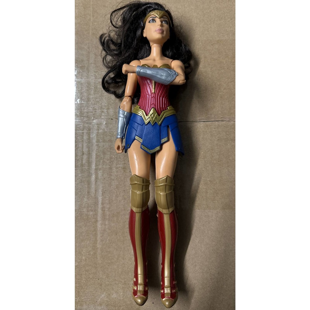 Barbie Wonder Woman Figure Articulated Detailed Justice League DC Comics Mattel